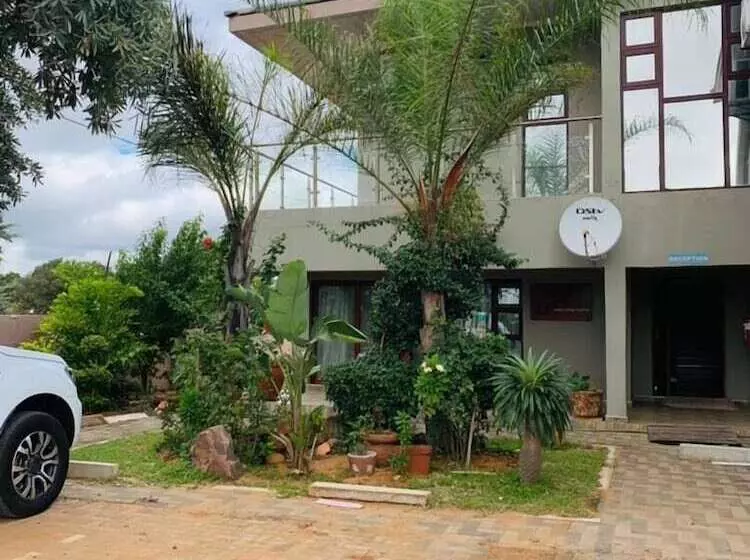 پانسیون Kanyi Guest House