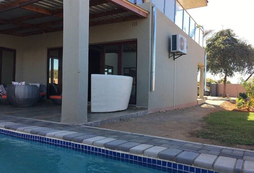 پانسیون Kanyi Guest House