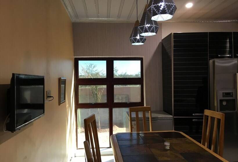 پانسیون Kanyi Guest House