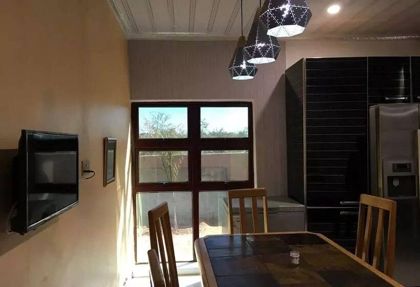 پانسیون Kanyi Guest House