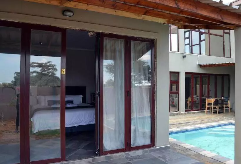 پانسیون Kanyi Guest House