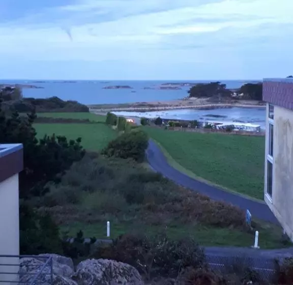 Auberge Granit Rose Hébergement Partagé En Auberge De Jeunesse Vue Sur Mer Dortoir Mixte & Cam