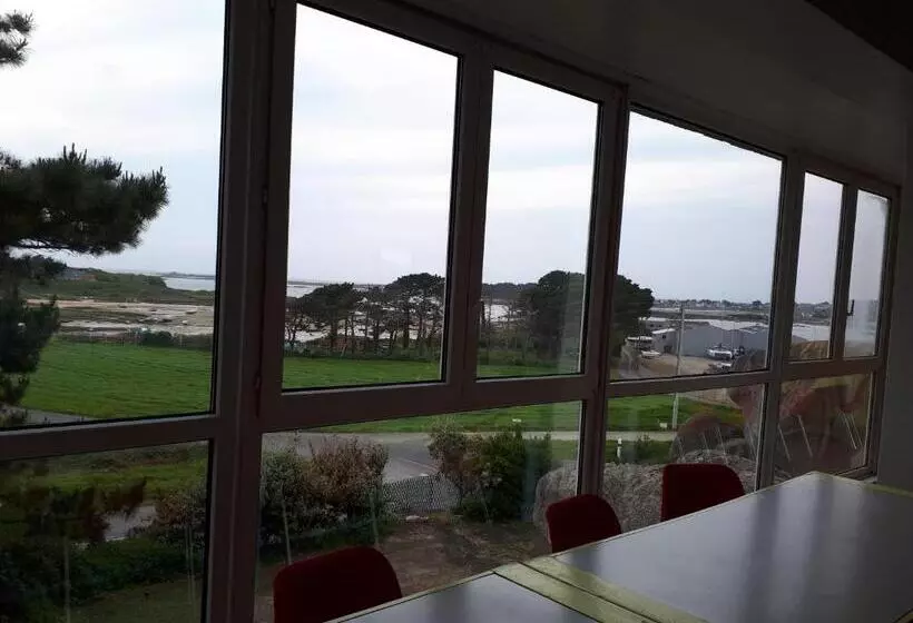 Auberge Granit Rose Hébergement Partagé En Auberge De Jeunesse Vue Sur Mer Dortoir Mixte & Cam