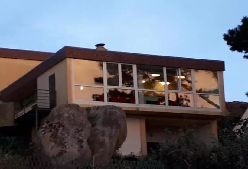 Auberge Granit Rose Hébergement Partagé En Auberge De Jeunesse Vue Sur Mer Dortoir Mixte & Cam