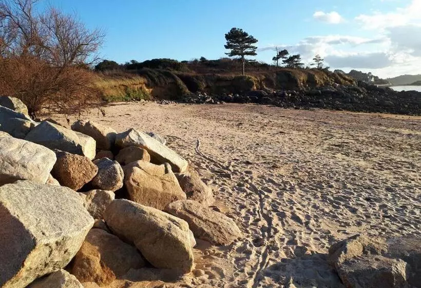 Auberge Granit Rose Hébergement Partagé En Auberge De Jeunesse Vue Sur Mer Dortoir Mixte & Cam