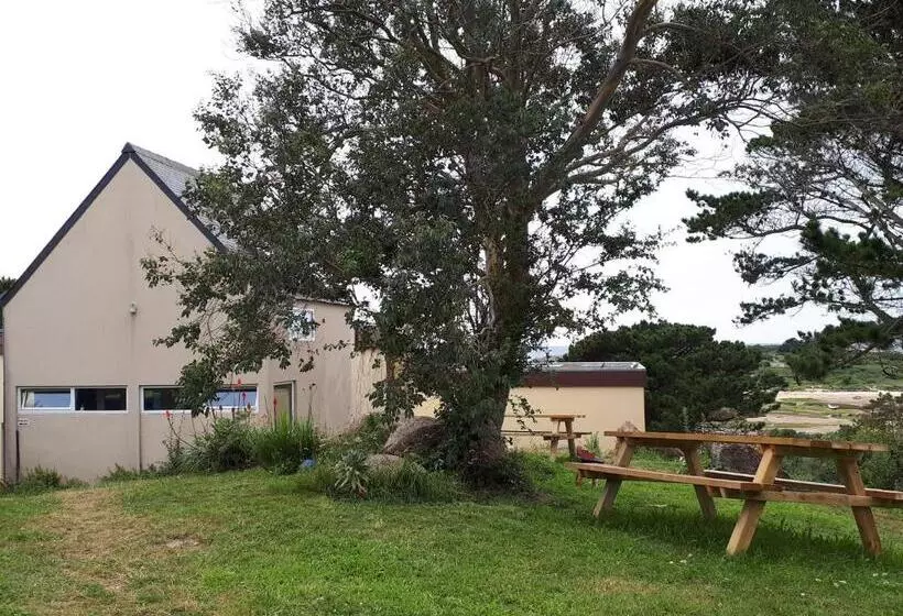 Auberge Granit Rose Hébergement Partagé En Auberge De Jeunesse Vue Sur Mer Dortoir Mixte & Cam