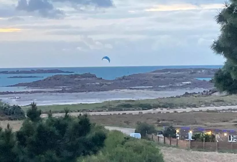 Auberge Granit Rose Hébergement Partagé En Auberge De Jeunesse Vue Sur Mer Dortoir Mixte & Cam