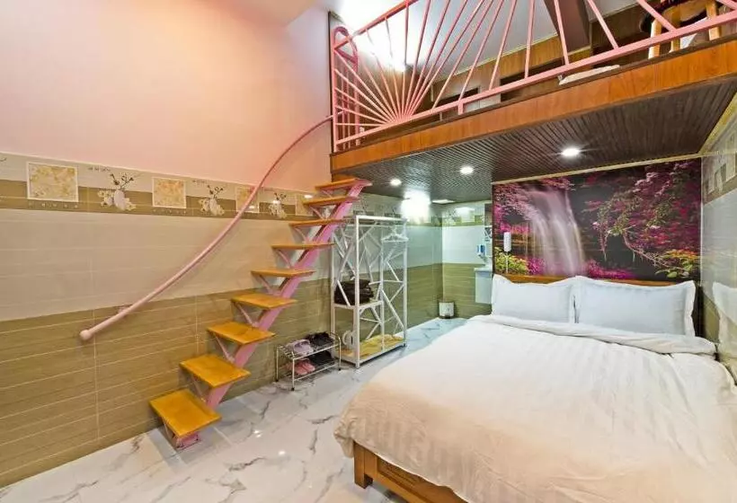 تختخواب و صبحانه Csltdl & Coffee Sân Vườn Vương Bảo Long đà Lạt