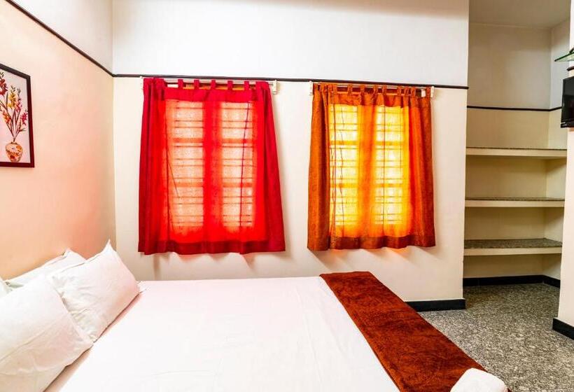 Otel Anadiyil Leelakrishna Inn