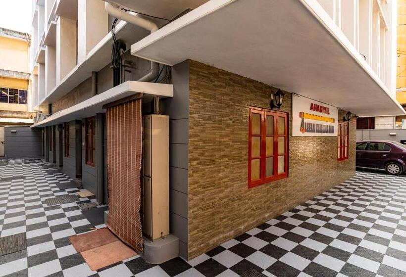 Otel Anadiyil Leelakrishna Inn