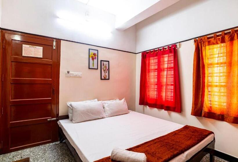 Otel Anadiyil Leelakrishna Inn
