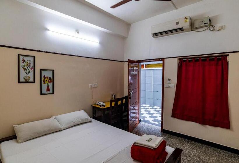 Otel Anadiyil Leelakrishna Inn