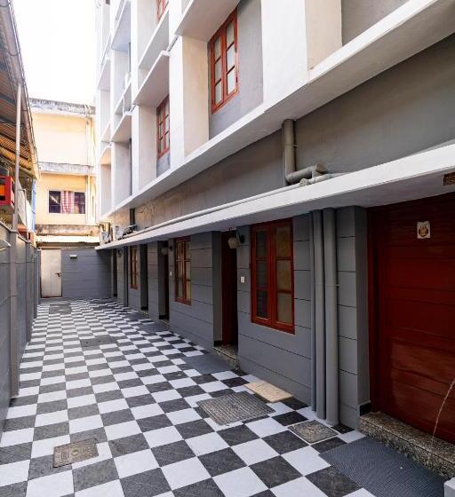 Otel Anadiyil Leelakrishna Inn