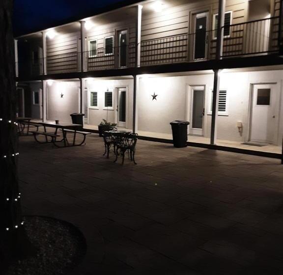 酒店 Horseshoe Riverside Lodge