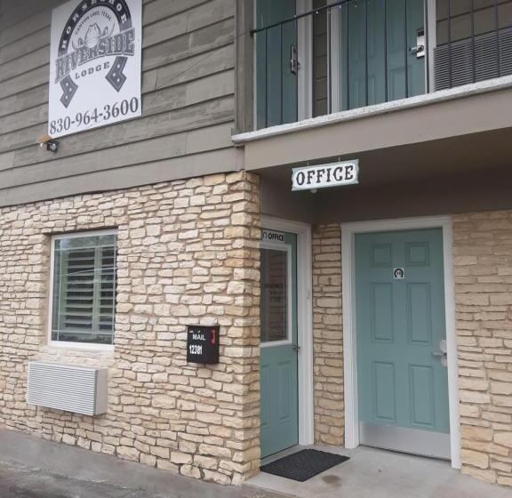 酒店 Horseshoe Riverside Lodge