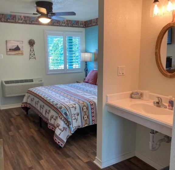 酒店 Horseshoe Riverside Lodge