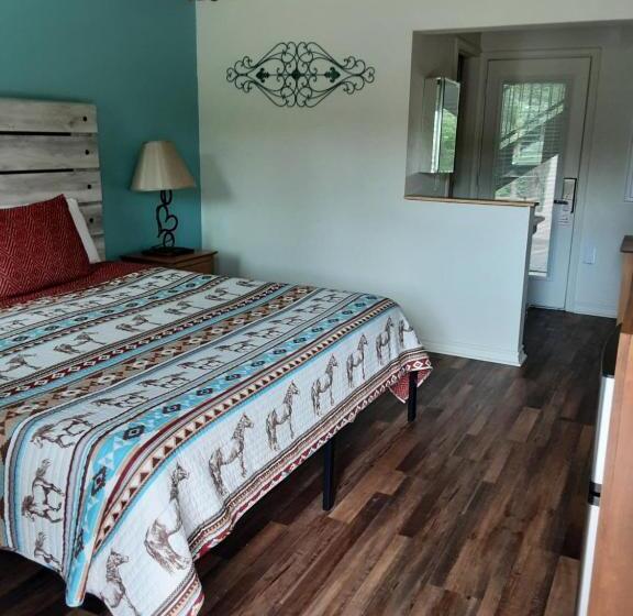 酒店 Horseshoe Riverside Lodge