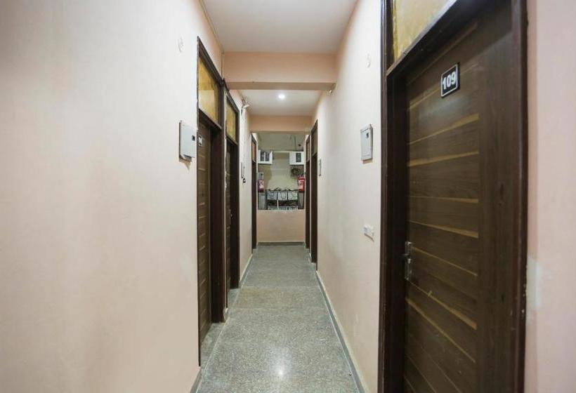 ホテル Oyo 78112 Second Home S