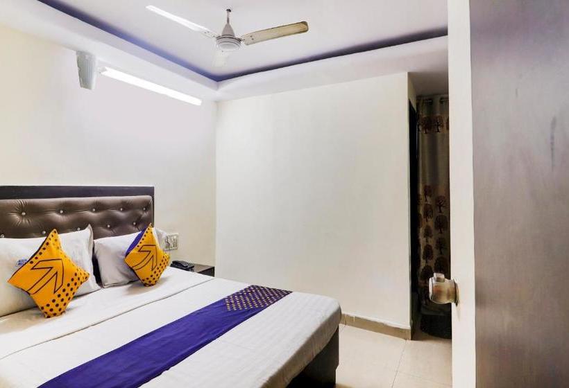 בית מלון כפרי Spot On 75648  Hill Fort Inn