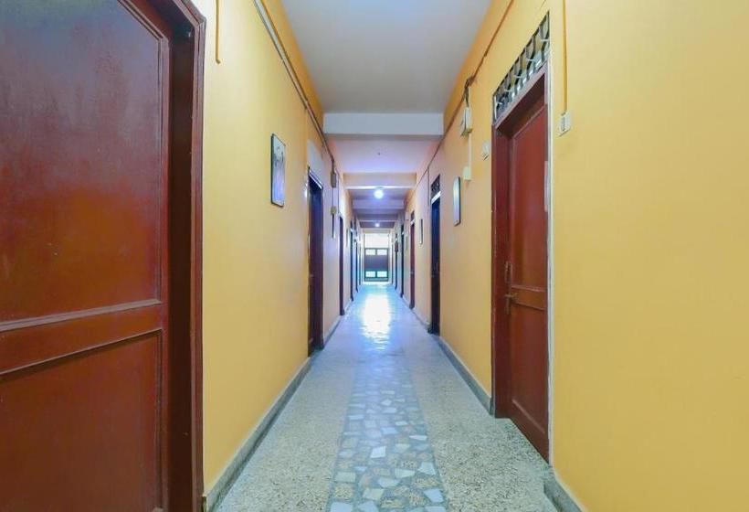 Отель Collection O 78088  Embassy