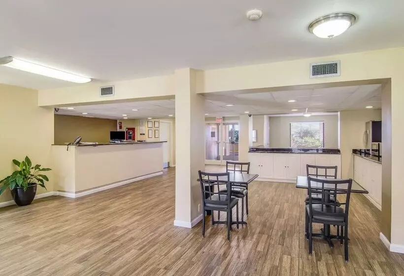Suburban Studios Hotel Kingsland Near I 95