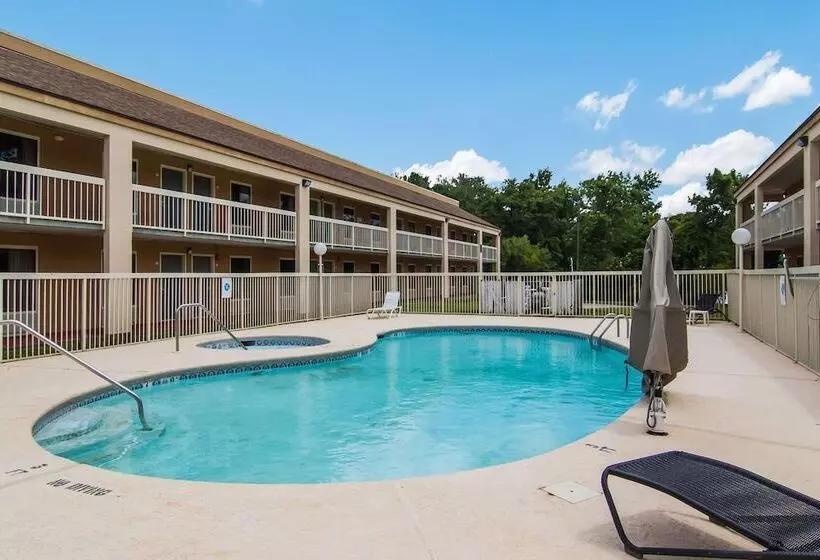 Suburban Studios Hotel Kingsland Near I 95