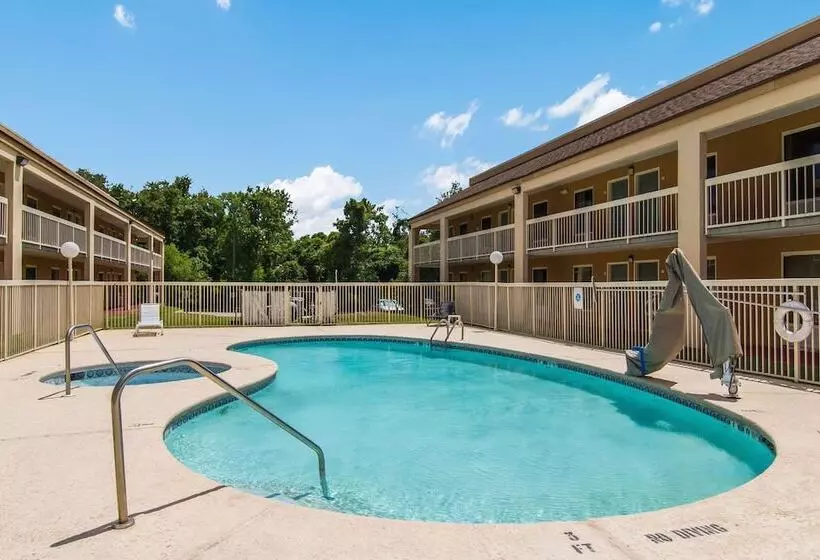 Suburban Studios Hotel Kingsland Near I 95