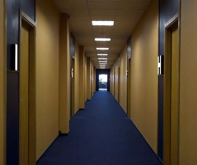 هتل کپسول Kyiv