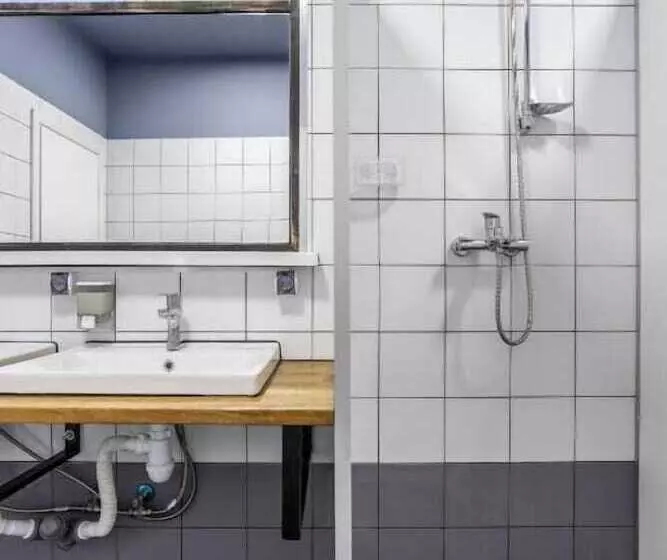 هتل کپسول Kyiv