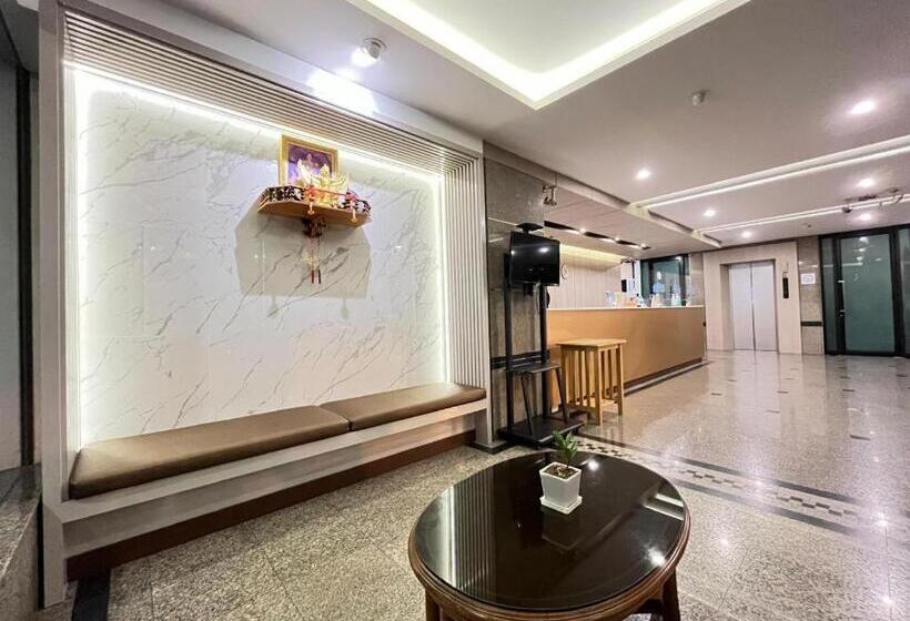 בית מלון כפרי Sri Betong