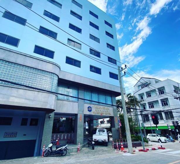 בית מלון כפרי Sri Betong