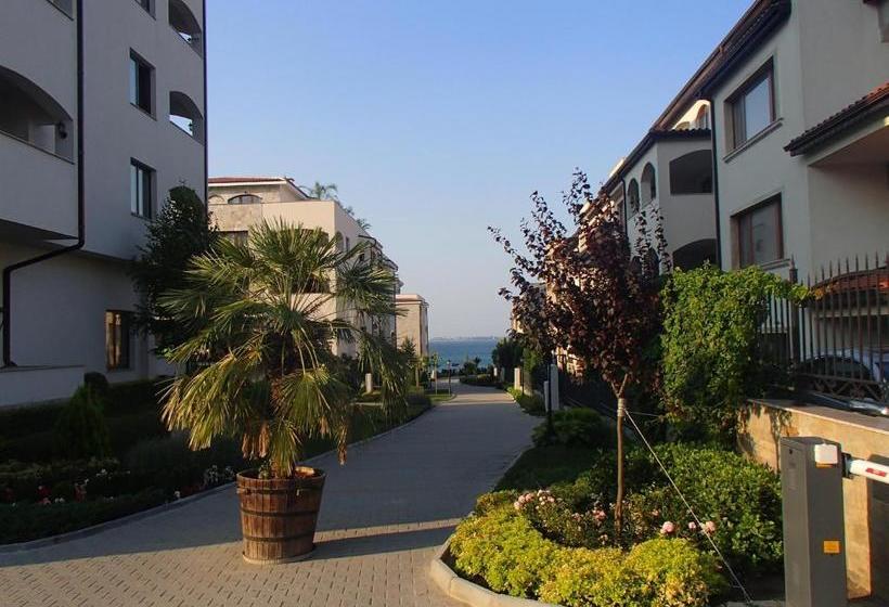 Aqua Dreams Studio Apartment