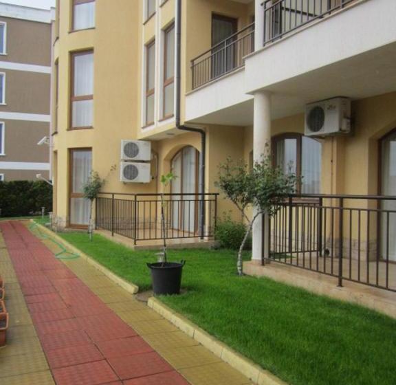 Aqua Dreams Studio Apartment