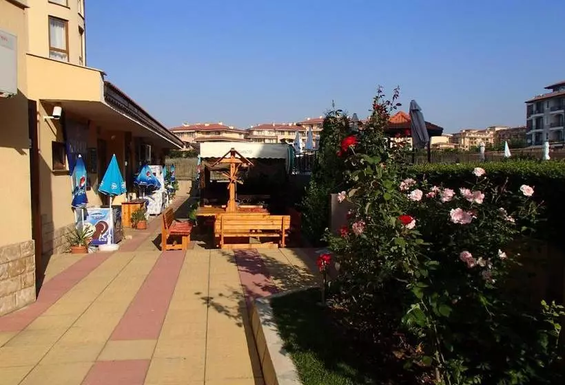 Aqua Dreams Studio Apartment