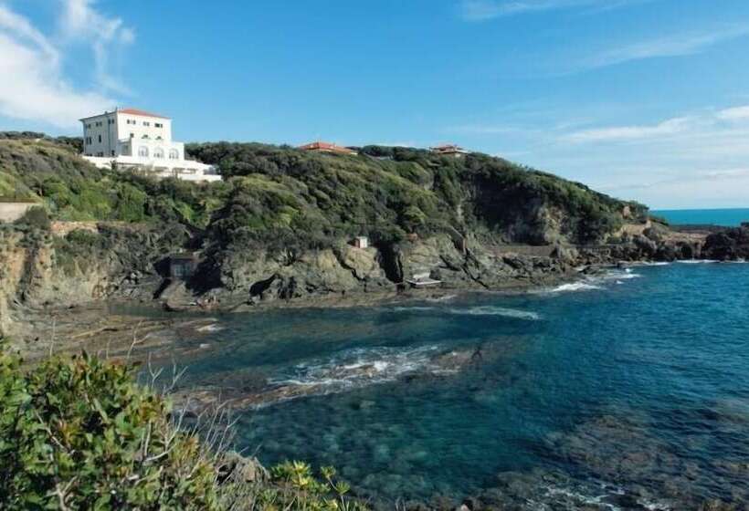 Grand Hotel Villa Parisi