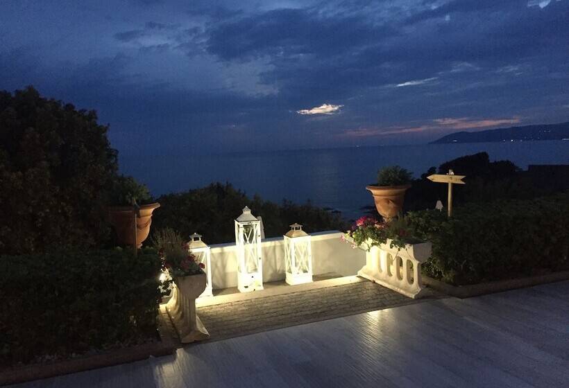 Grand Hotel Villa Parisi