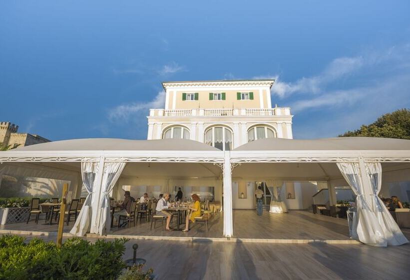 Grand Hotel Villa Parisi