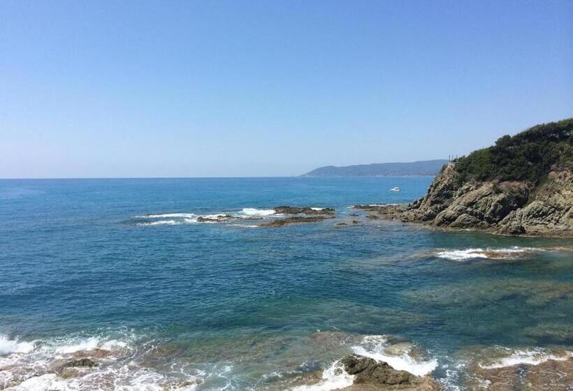 Grand Hotel Villa Parisi