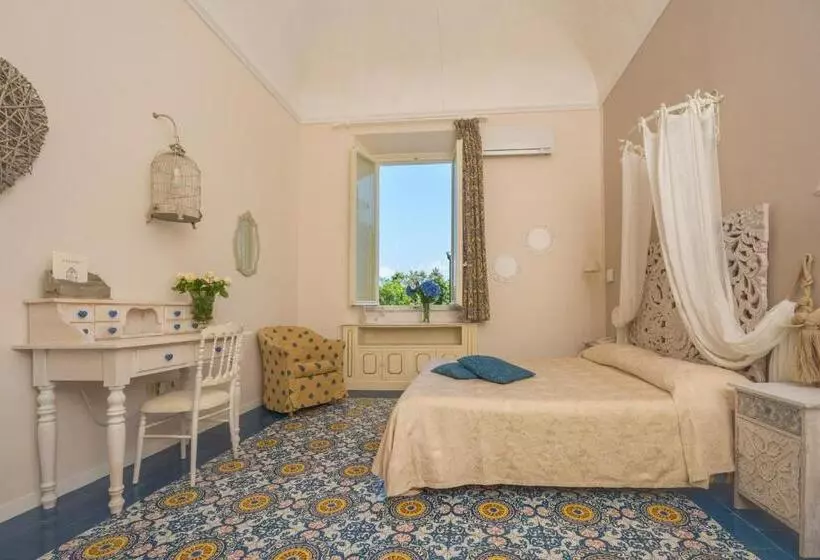 Grand Hotel Villa Parisi