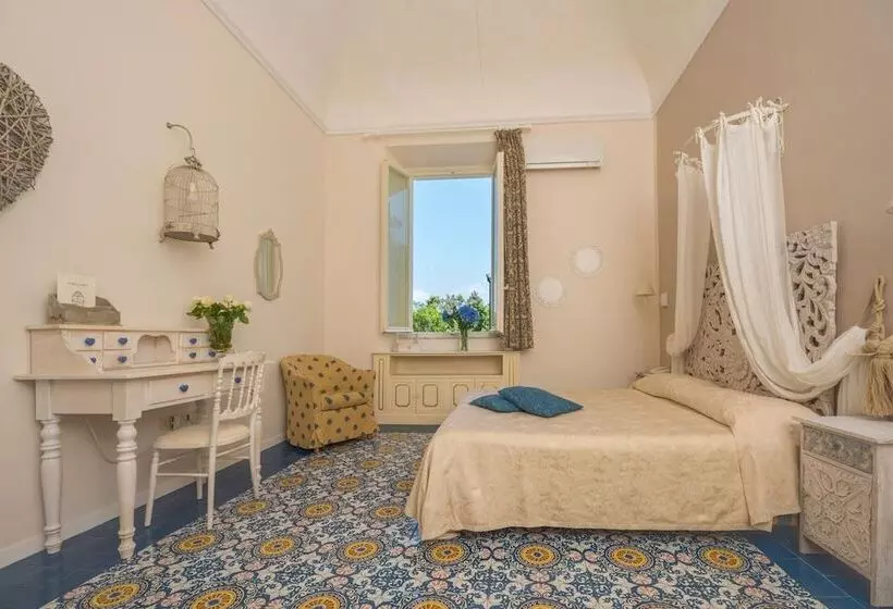 Grand Hotel Villa Parisi