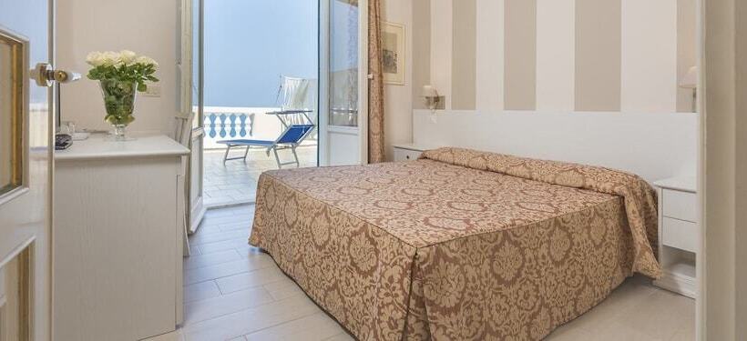 Grand Hotel Villa Parisi