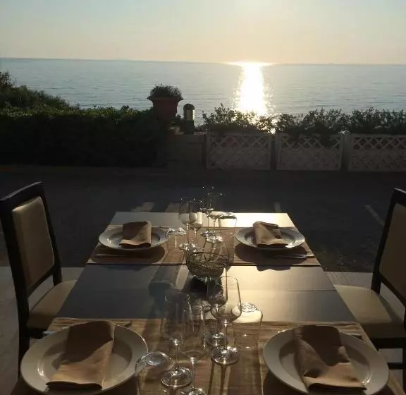 Grand Hotel Villa Parisi