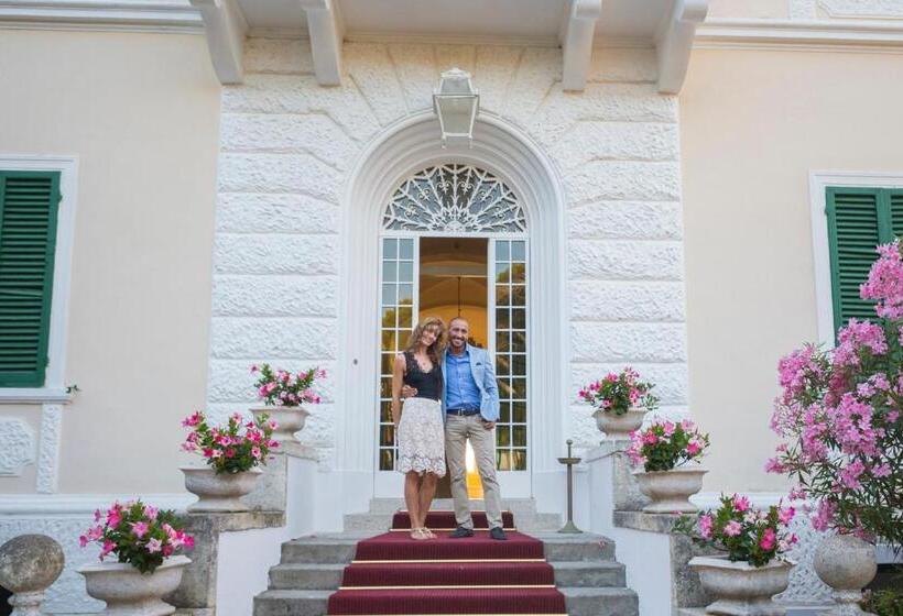 Grand Hotel Villa Parisi