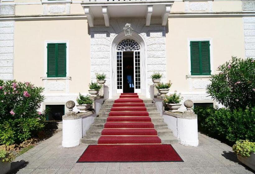 Grand Hotel Villa Parisi