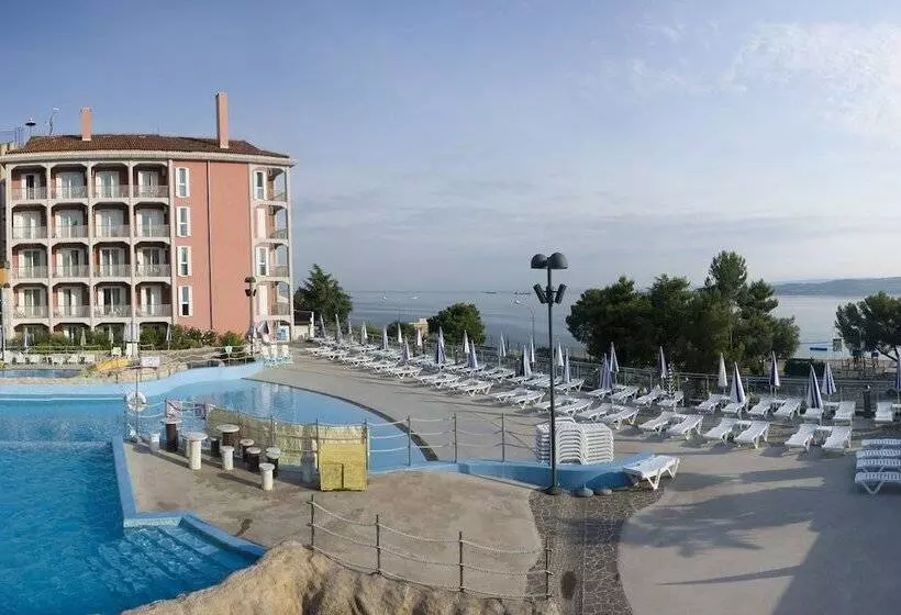 هتل Aquapark Zusterna