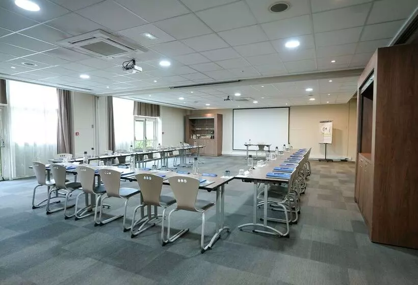 Отель Campanile Paris Cdg Airport Villepinte