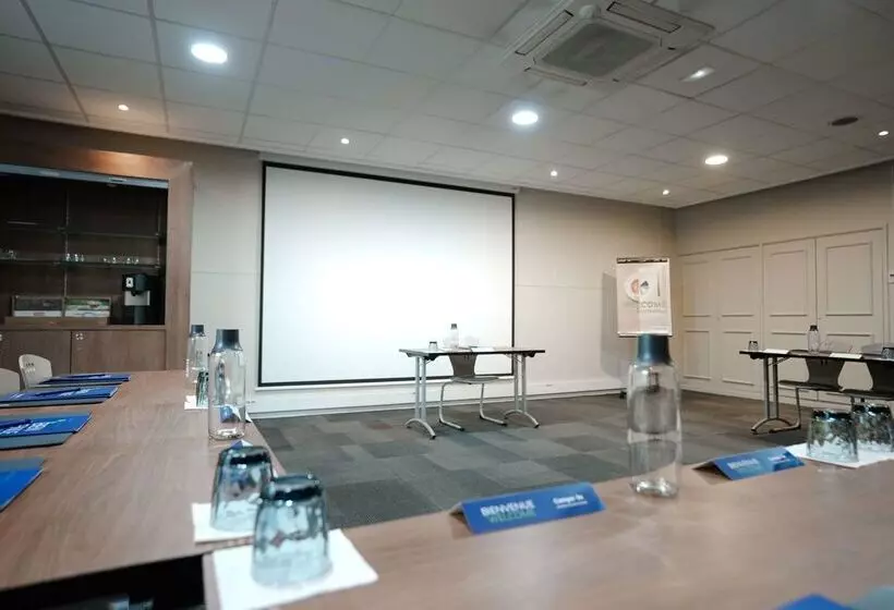 Отель Campanile Paris Cdg Airport Villepinte