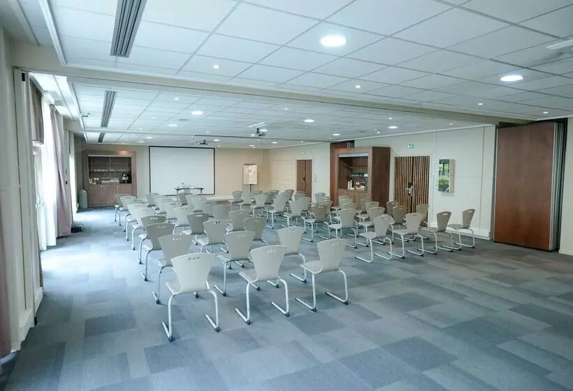 Отель Campanile Paris Cdg Airport Villepinte