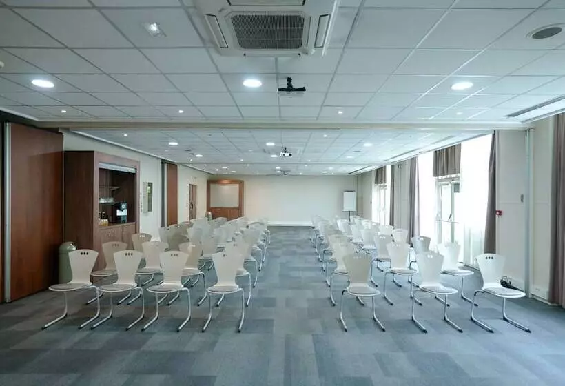 Отель Campanile Paris Cdg Airport Villepinte