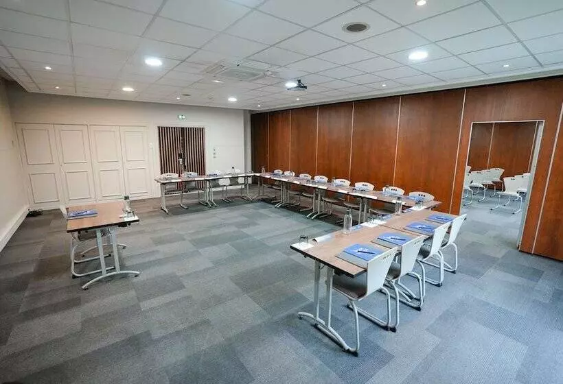 Отель Campanile Paris Cdg Airport Villepinte